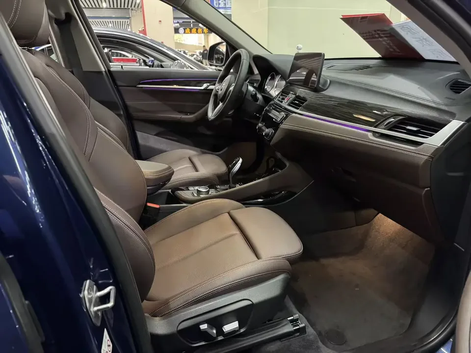 BMW X1 BMW X1 2021 xDrive25Li Exclusive Model 2022 — миниатюра 4