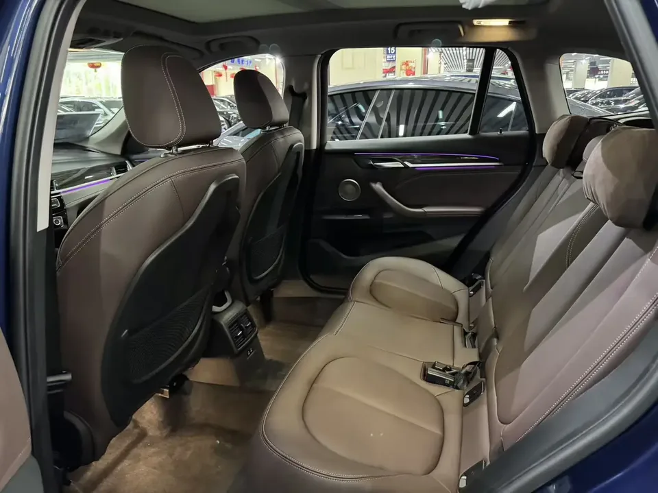 BMW X1 BMW X1 2021 xDrive25Li Exclusive Model 2022 — миниатюра 5