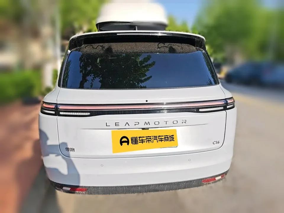 Leapmotor C16 Leapmotor C16 2026 Extended Range 280 LiDAR Premium Edition 5-seater 2025 — миниатюра 2