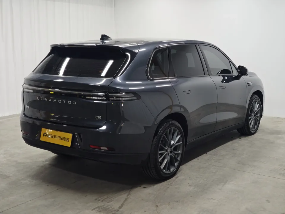 Leapmotor Zero running C10 Pure Electric 530 LiDAR Edition 2024 — миниатюра 4
