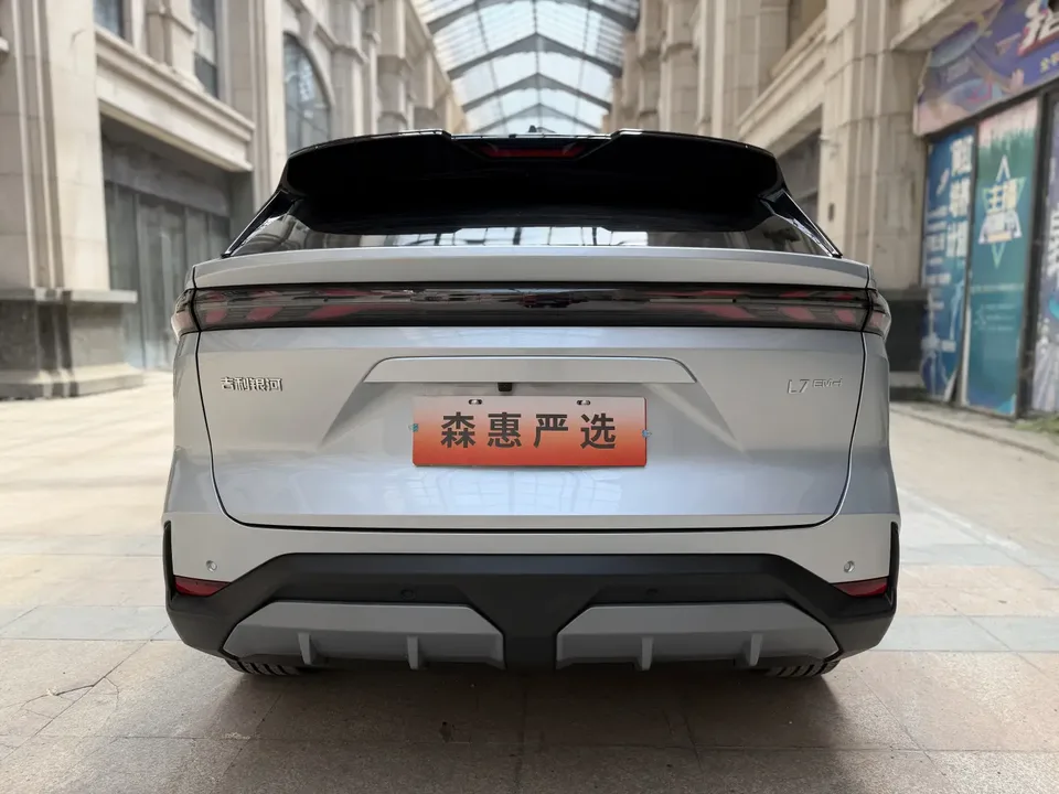 Geely Galaxy L7 1.5L EM-i 115km Exploration+ Edition 2025 — миниатюра 5