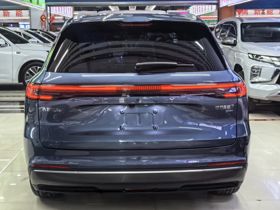 Geely Galaxy Starship 7 EM-i Galaxy Starship 7 EM-i 2025 120KM Pilot Edition 2024 — миниатюра 2