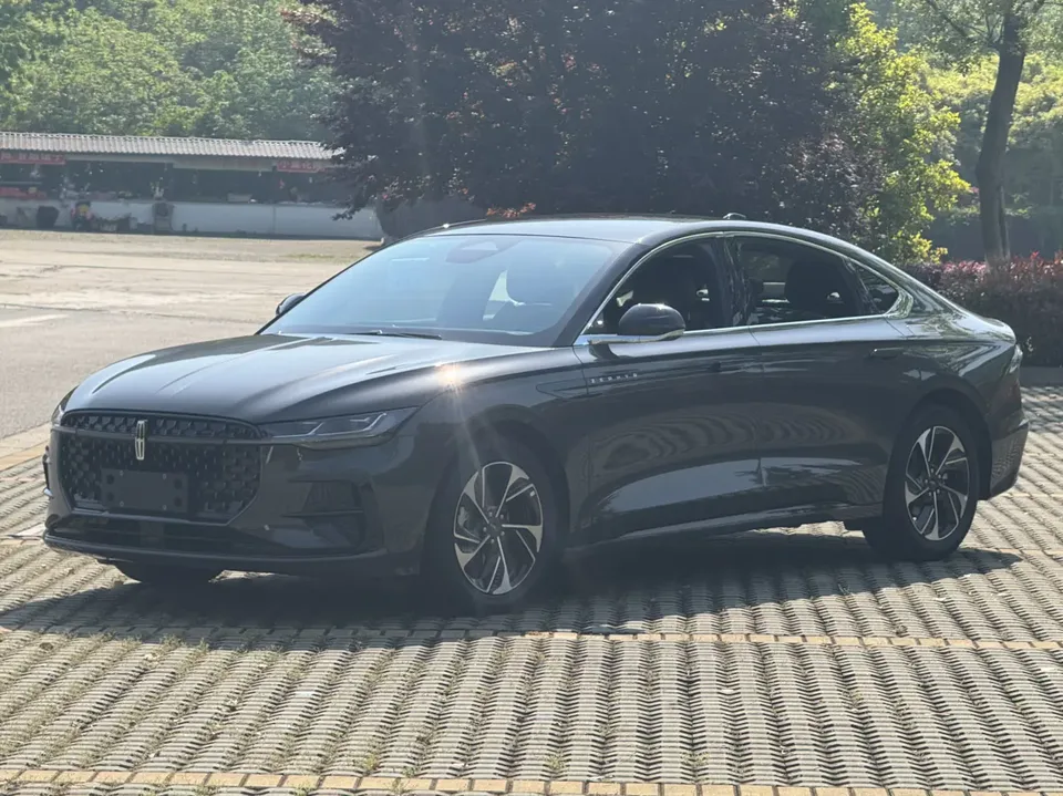 Lincoln Z 2023