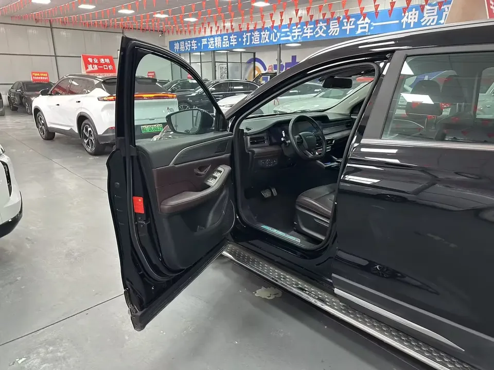 Jetour Jietu X90 PLUS 1.6TD DCT Family Edition 2024 — миниатюра 4