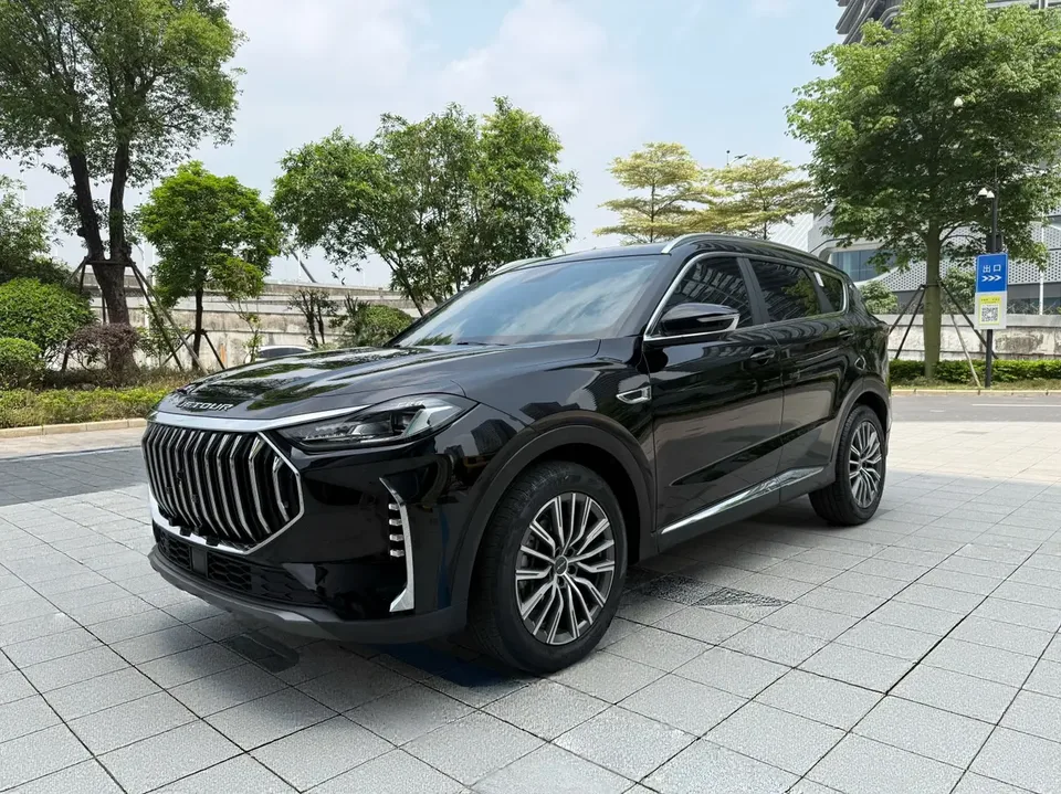 Jetour Jietu X70 PLUS JETOUR X70 PLUS 2023 1.5T DCT Brave PLUS 7-seater 2023 — фото 1, купить с доставкой в Москву