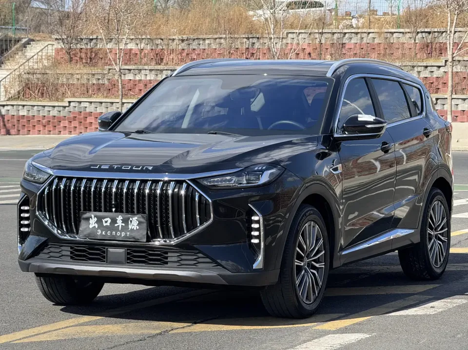 Jetour Jietu X70 PLUS JETOUR X70 PLUS 2023 1.5T DCT Brave PLUS 7-seater 2023 — миниатюра 2