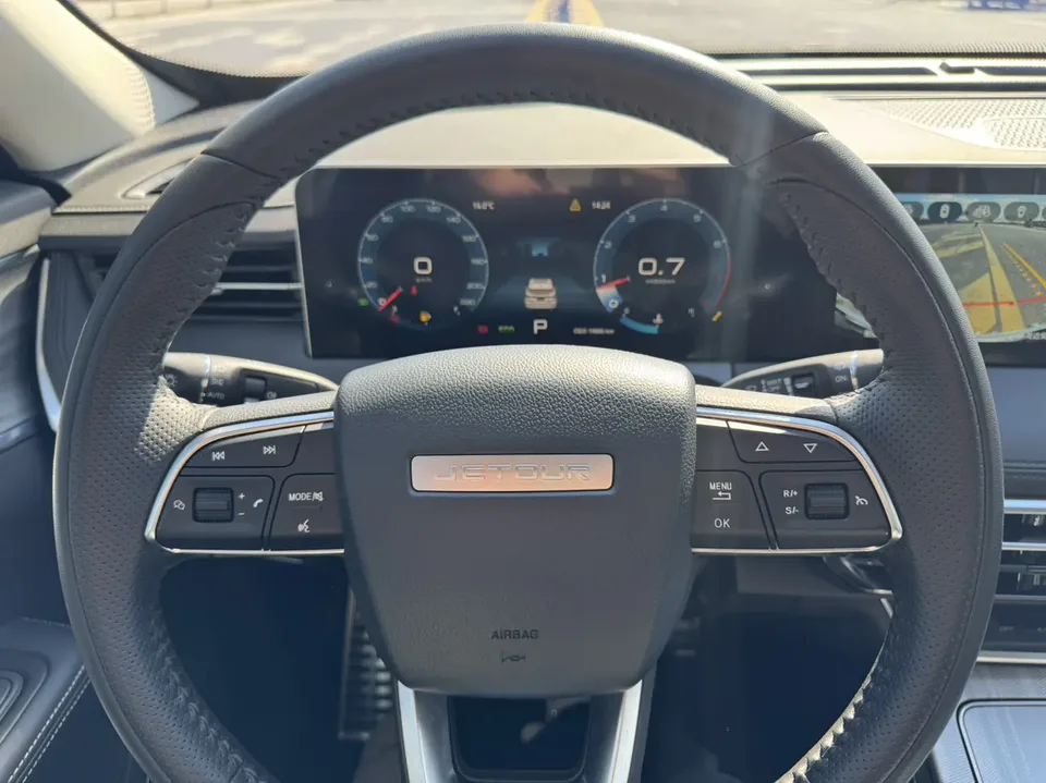 Jetour Jietu X70 PLUS JETOUR X70 PLUS 2023 1.5T DCT Brave PLUS 7-seater 2023 — миниатюра 5