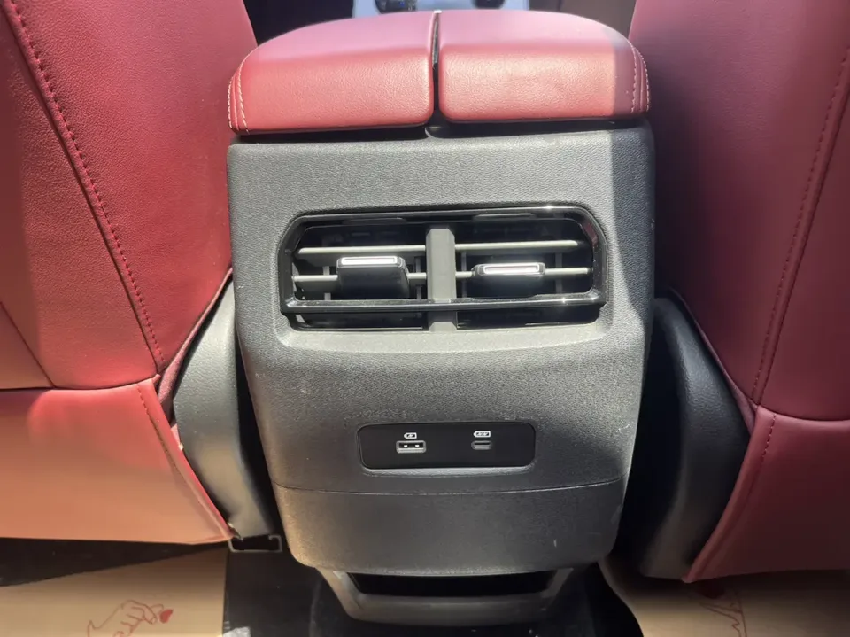 Jetour Jietu X70 PLUS Champion Edition 1.5T DCT Champion PRO 5 Seaters 2024 — миниатюра 3