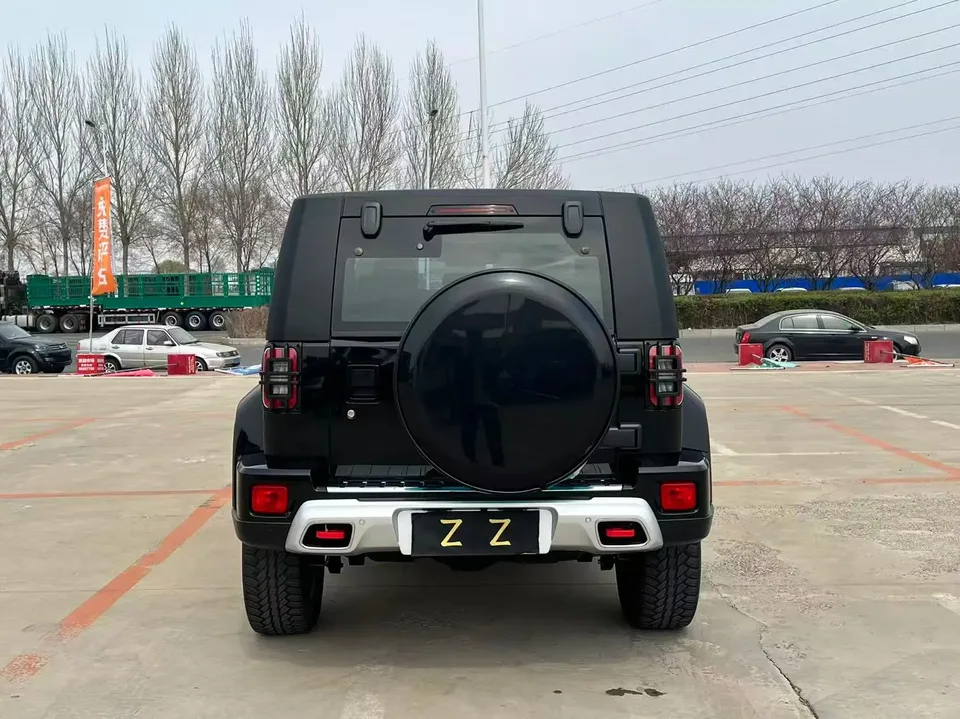 BAIC Beijing Off-road BJ40 Beijing Off-road BJ40 2023 2.0T Automatic 4WD City Hunter Edition Knight Edition 2022 — миниатюра 2