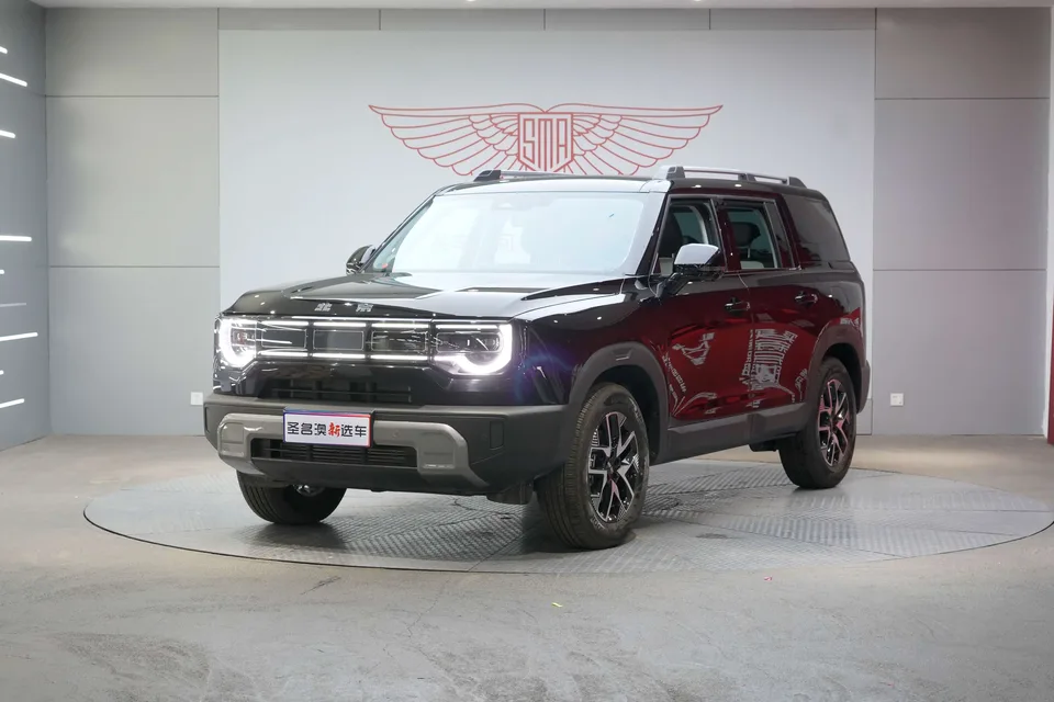 BAIC Beijing Off-road BJ30 1.5T DHT Magic Core Electric Drive Standard Edition 2025 — фото 1, купить с доставкой в Москву
