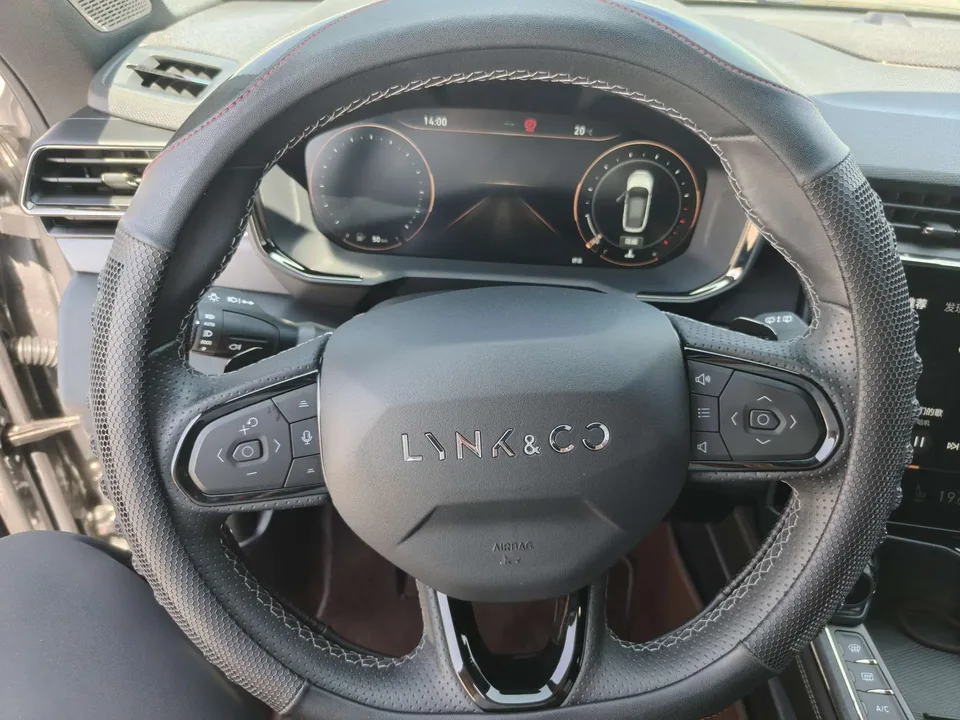 Lynk & Co 01 Lynk & Co 01 2021 2.0TD four-wheel drive Halo 2022 — миниатюра 5