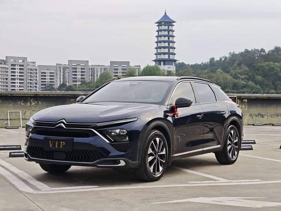 Citroen Versailles C5 X 2025