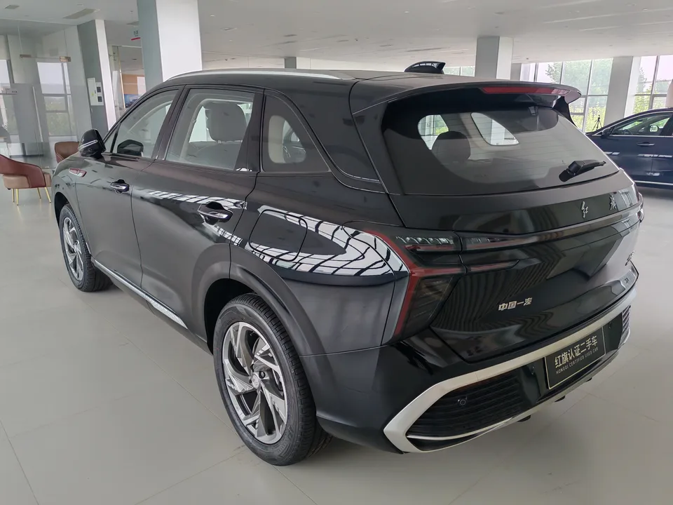 Hongqi HS3 PHEV 125km commemorative edition for its 2 millionth anniversary 2026 — миниатюра 2