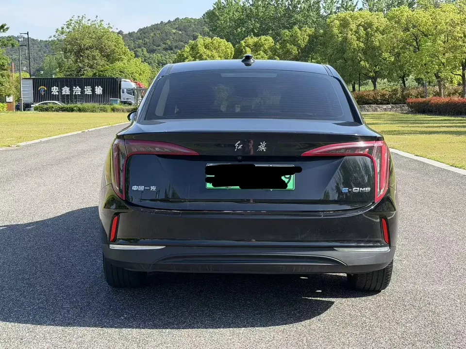 Hongqi E-QM5 Hongqi E-QM5 2022 Charging 431km LeXiang Edition 5-seater 2023 — thumbnail 2