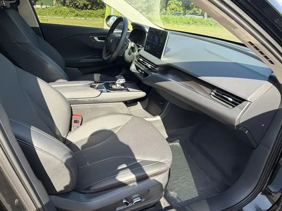 Hongqi E-QM5 Hongqi E-QM5 2022 Charging 431km LeXiang Edition 5-seater 2023 — thumbnail 5
