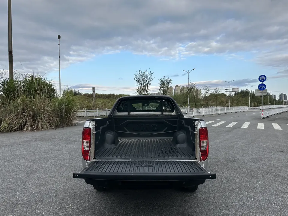 Jiangling Domain Tiger 7 2.0T manual diesel four-wheel drive exclusive long axis 2023 — миниатюра 2
