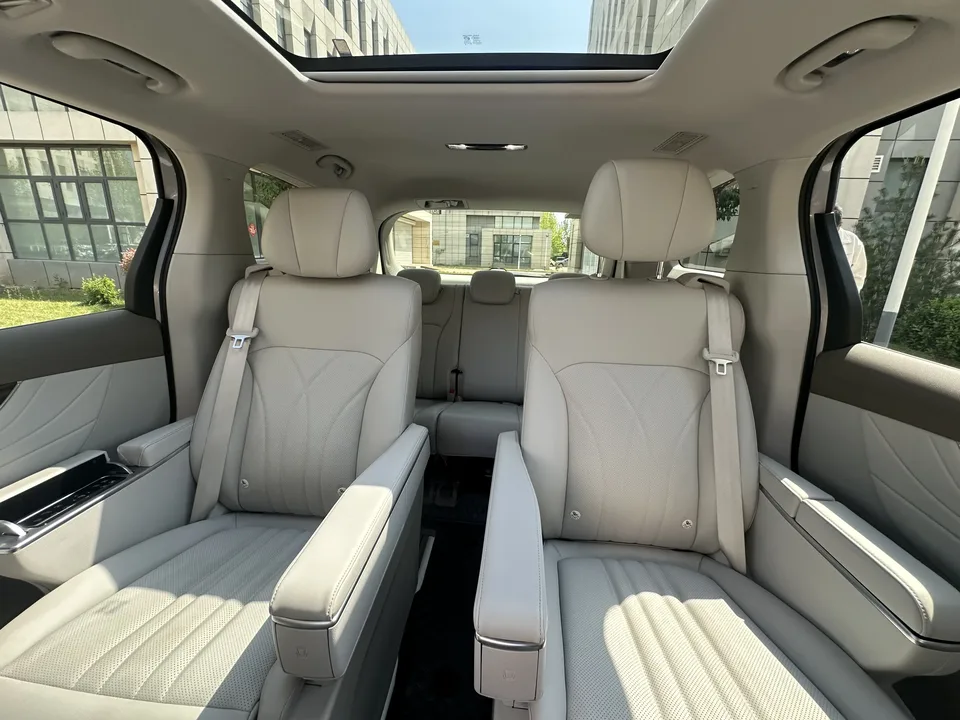 Roewe iMAX8 DMH 1.5T Lu Zun Luxury Edition 2025 — миниатюра 5
