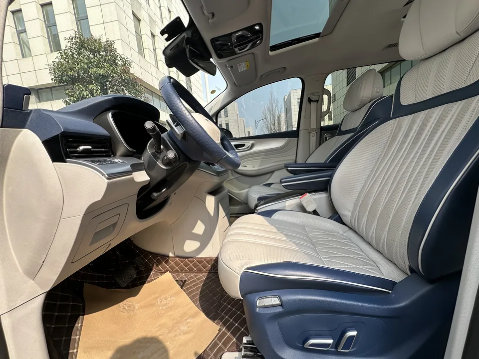 Roewe iMAX8 Roewe iMAX8 2022 400TGI Extreme Edition 2022 — миниатюра 5
