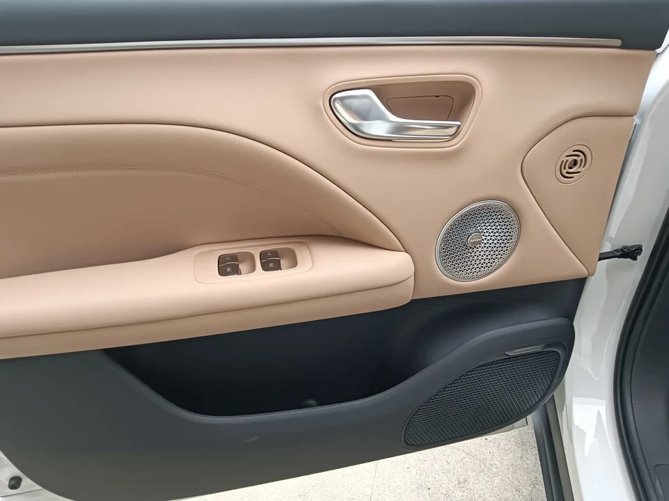 AION i60 AION i60 2026 Model 210 Standard Edition 2025 — миниатюра 3