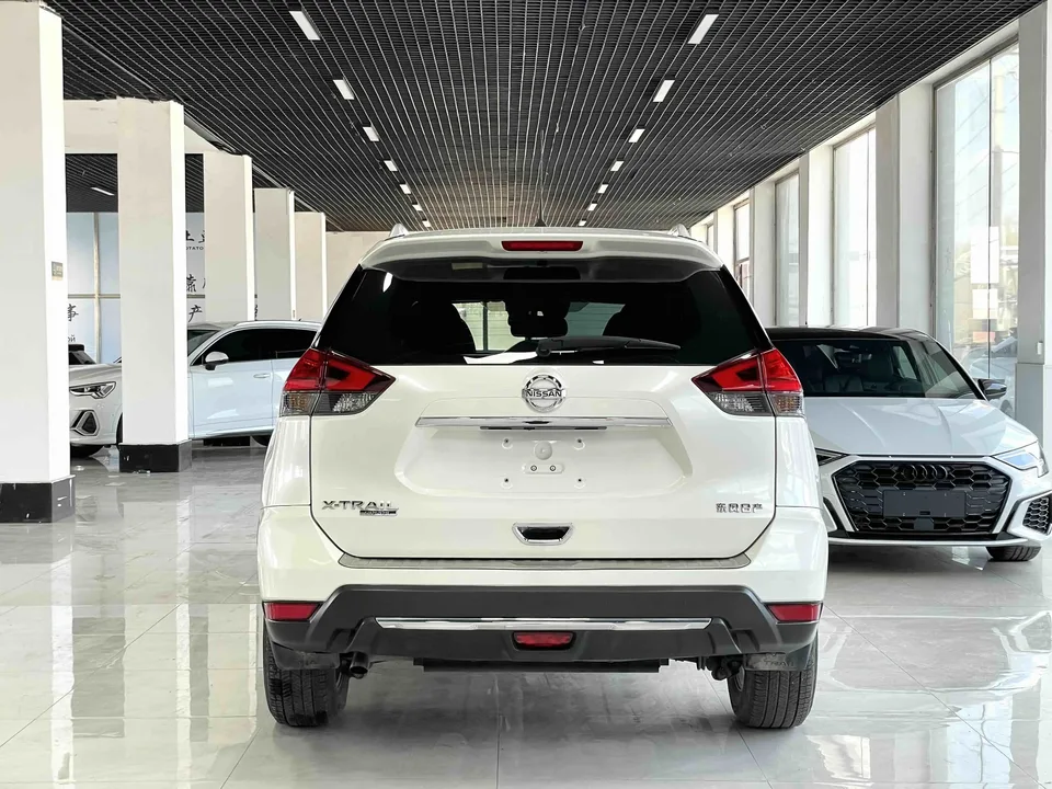 Nissan X-Trail Qijun 2023 Classic Edition 2.0L 2WD Intelligent Link Premium Edition 2023 — thumbnail 2