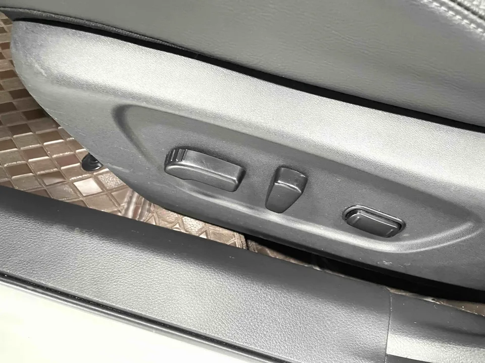 Nissan X-Trail Qijun 2023 Classic Edition 2.0L 2WD Intelligent Link Premium Edition 2023 — thumbnail 5