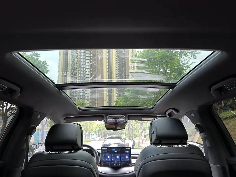 BYD Tang DM DM-i 1.5T 112KM Premium Edition 2022 — миниатюра 3