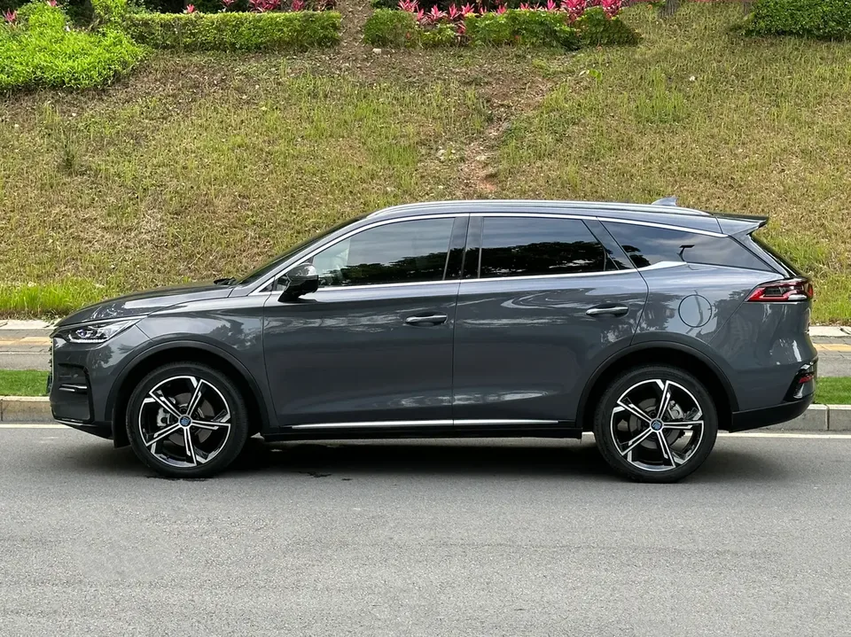 BYD Tang DM DM-i 1.5T 112KM Premium Edition 2022 — миниатюра 4