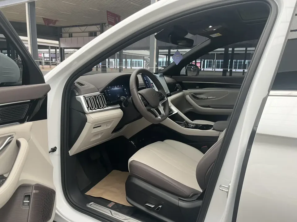 BYD Song PLUS DM Intelligent Driving Edition DM-i 160KM Flagship PLUS 2025 — миниатюра 4
