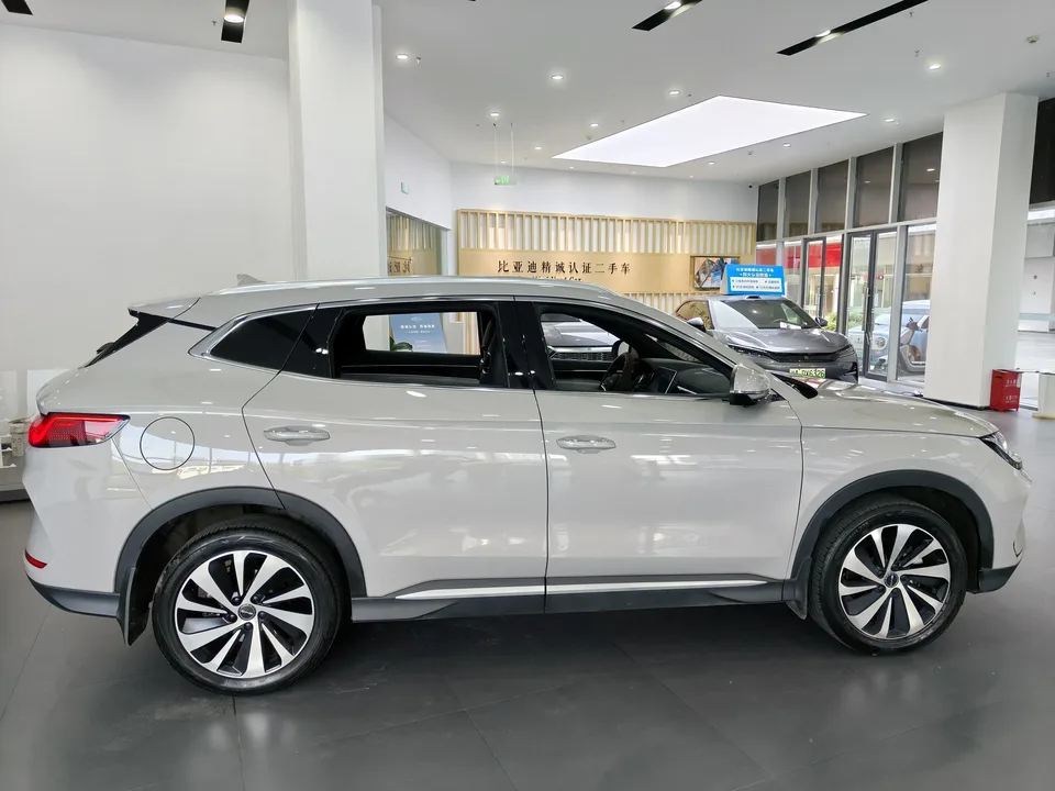 BYD Song PLUS DM DM-i Honor Edition 150KM Flagship PLUS 2024 — миниатюра 2