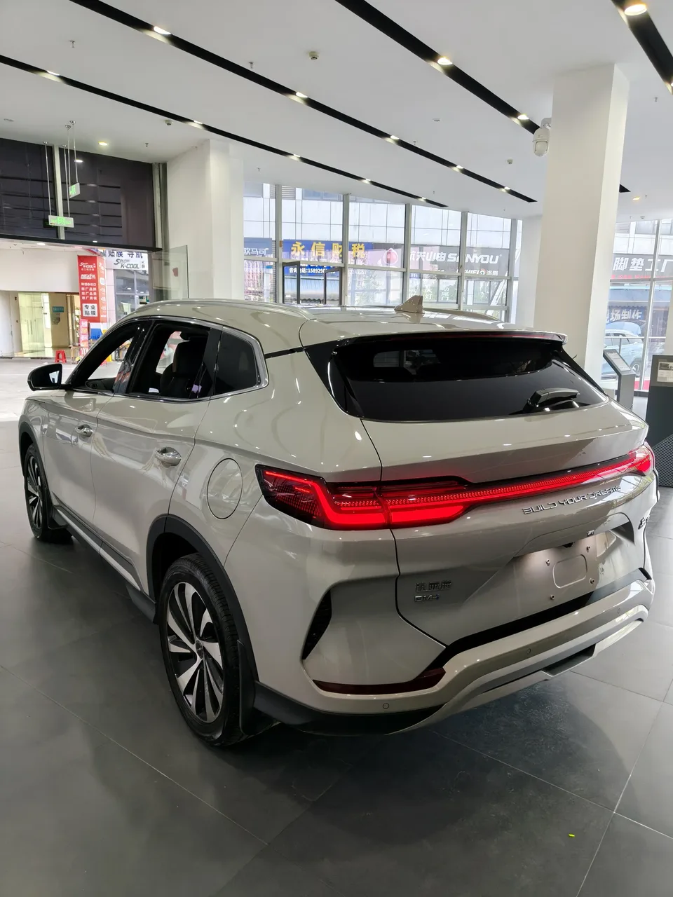 BYD Song PLUS DM DM-i Honor Edition 150KM Flagship PLUS 2024 — миниатюра 4