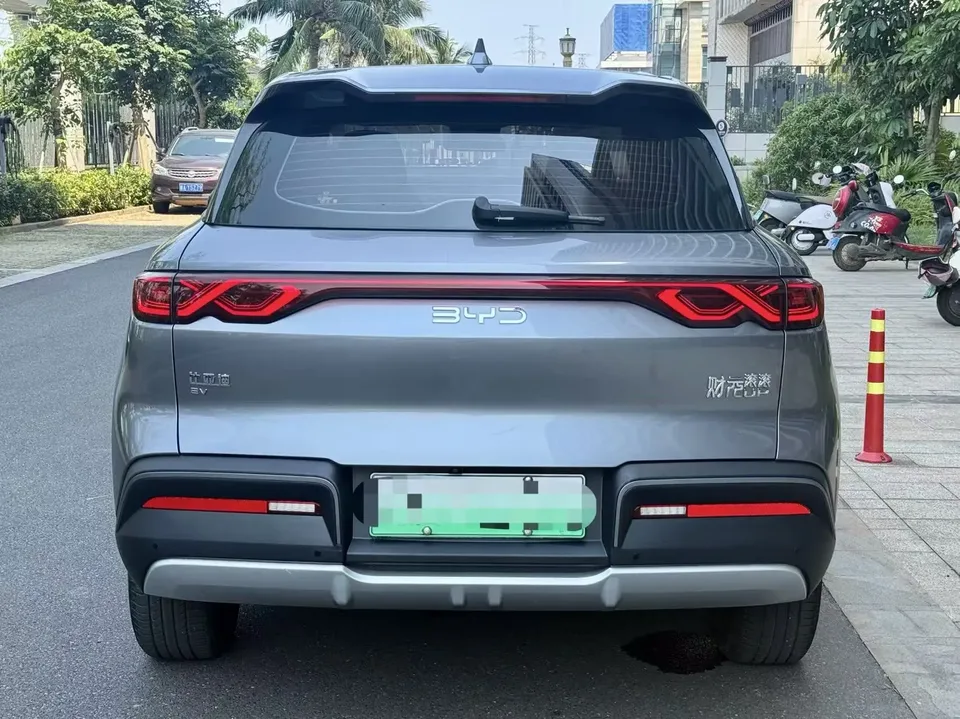 BYD Yuan Up Intelligent Driving Edition 401KM Leading Model 2024 — миниатюра 2