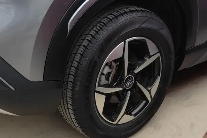 BYD Yuan Up Intelligent Driving Edition 401KM Leading Model 2024 — миниатюра 3
