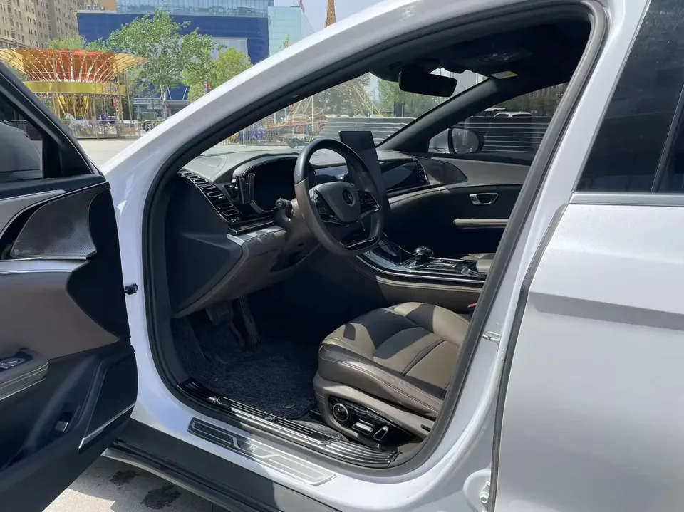 BYD Han EV Super Long Range Luxury Edition 2022 — миниатюра 3