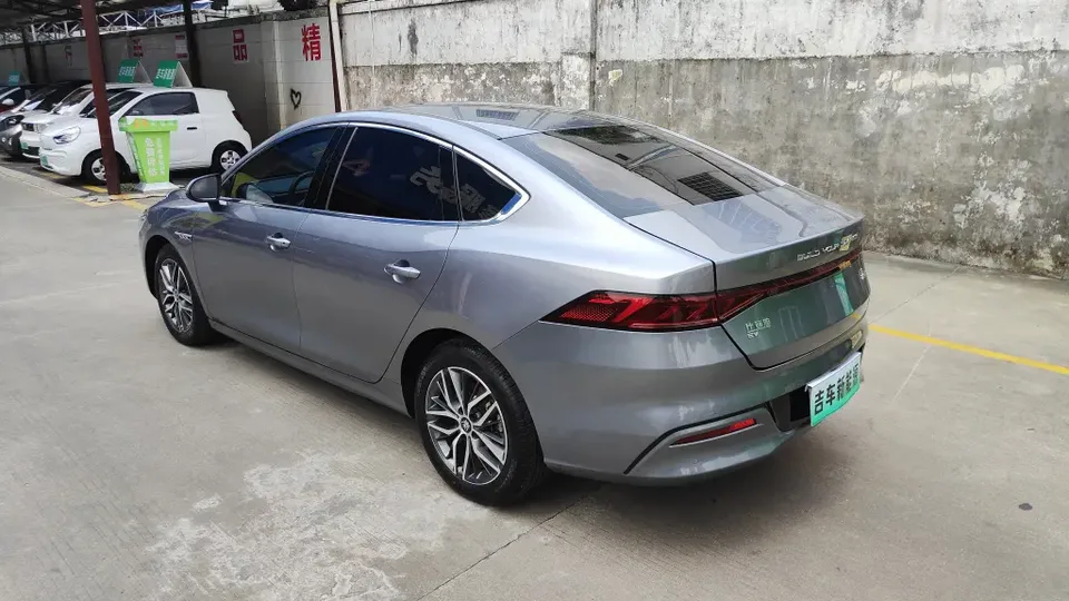 BYD Qin PLUS EV 500KM Luxury Edition 2022 — миниатюра 4