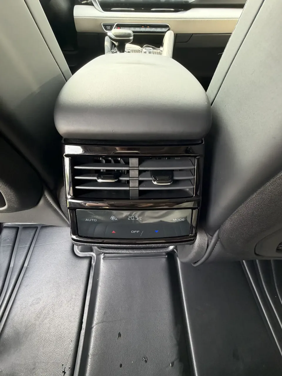 Geely Monjaro 2.0TD High Power Automatic 2WD Flagship Model 2023 — миниатюра 4