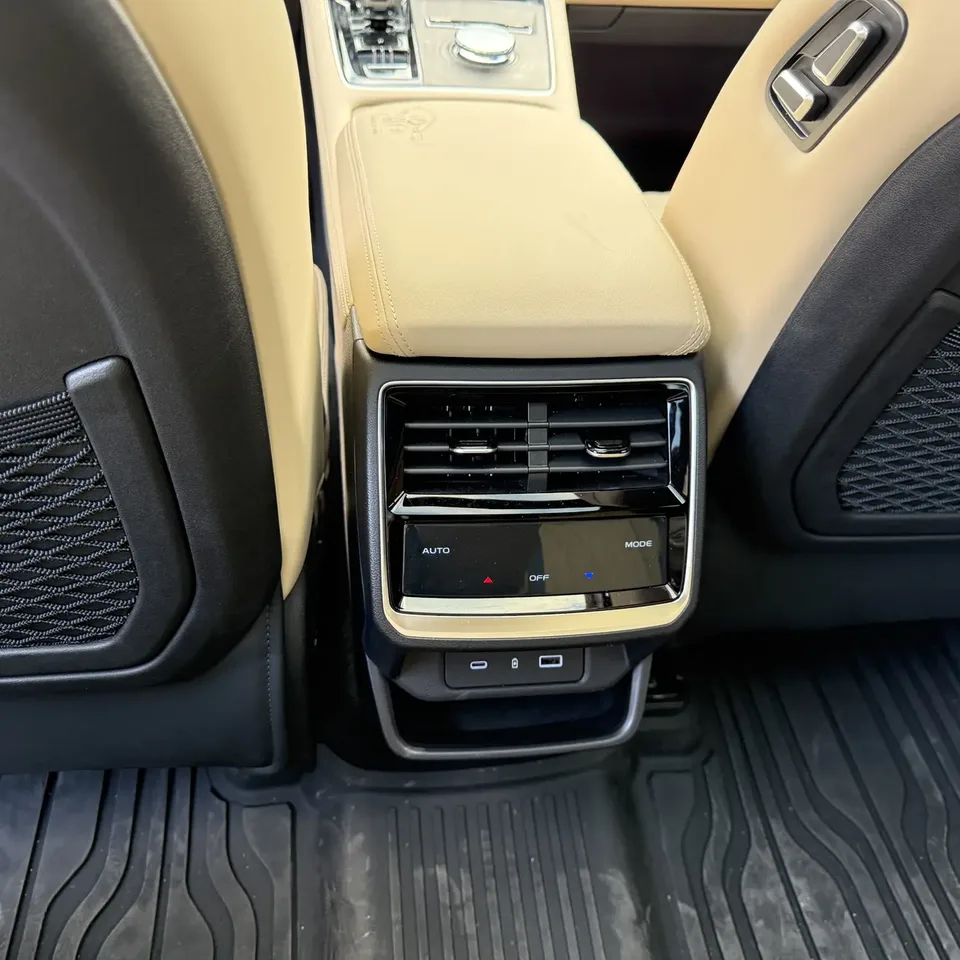 Geely Monjaro Xingyue L 2025 2.0TD High Power Automatic 2WD Dongfang Yao Lanxing Edition 2024 — миниатюра 3