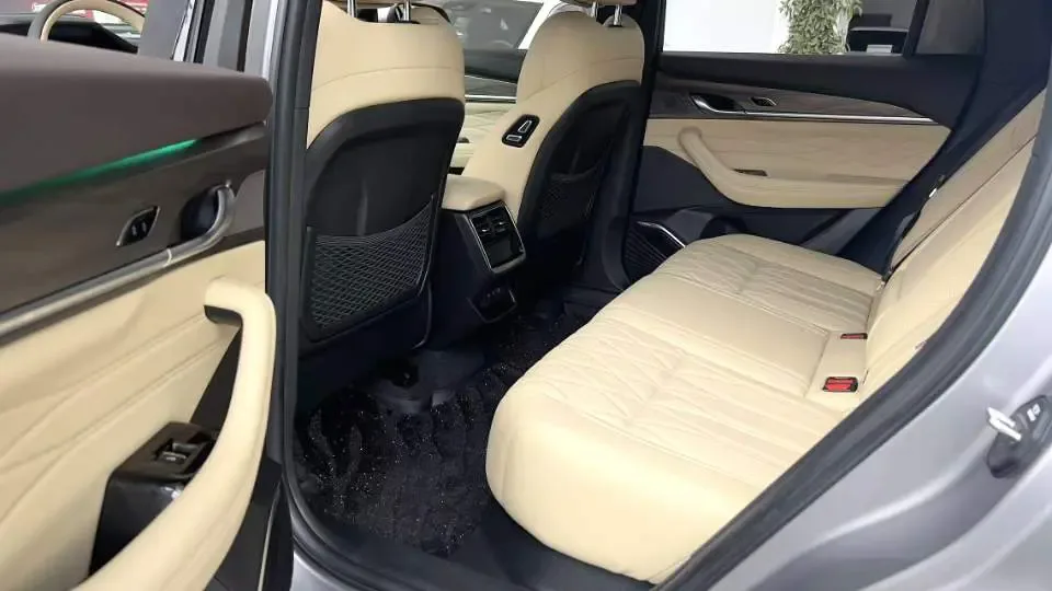 Geely Monjaro Xingyue L 2025 2.0TD High Power Automatic 2WD Dongfang Yao Lanxing Edition 2025 — миниатюра 3