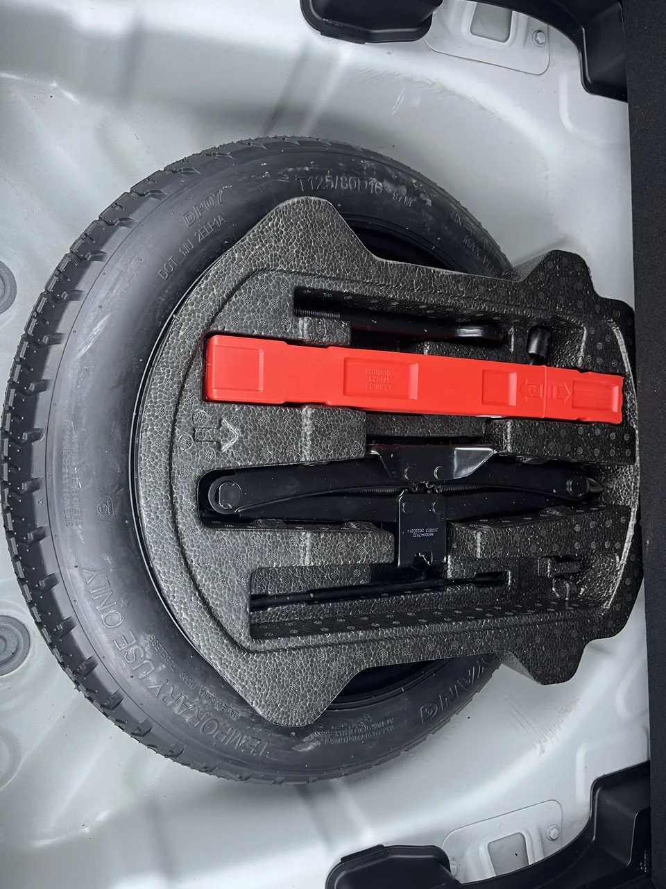 Geely Coolray SX11 Binyue 2021 240T DCT Platinum Edition 2022 — thumbnail 3