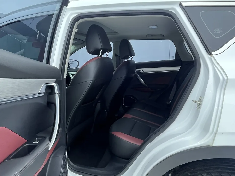 Geely Coolray SX11 Binyue 2021 240T DCT Platinum Edition 2022 — thumbnail 5