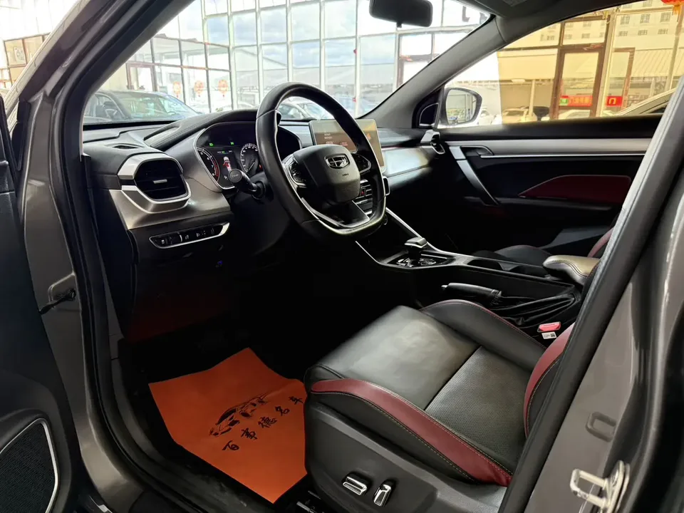 Geely Coolray SX11 240T DCT Platinum Edition 2022 — миниатюра 5