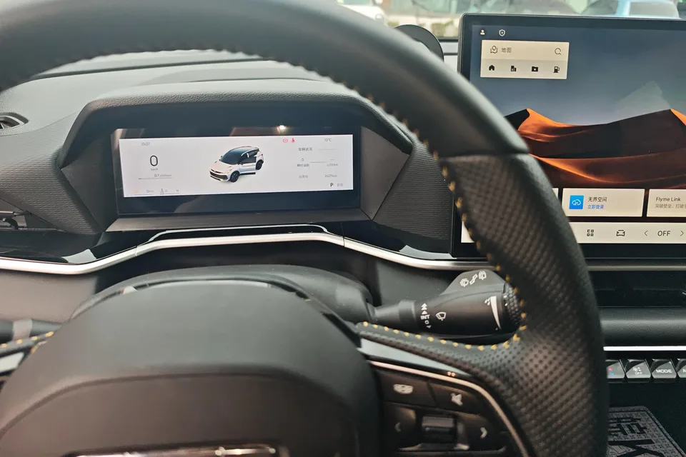 Geely Coolray SX11 Binyue 2025 Binyue L 1.5TD DCT Star Edition 2025 — миниатюра 4