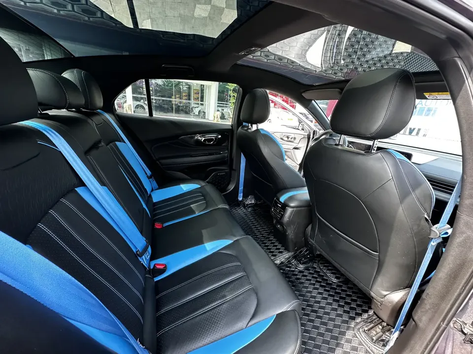 GAC Trumpchi Shadow Leopard 270T J16 Galaxy Fighter Edition 2023 — миниатюра 5
