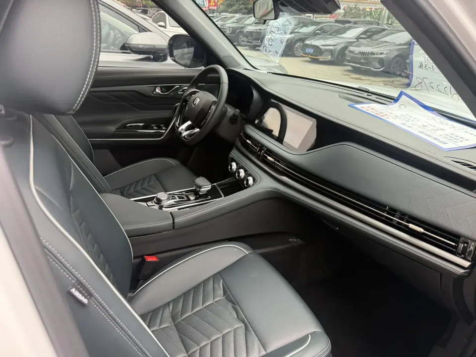Changan CS95 PLUS version 2.0T four-wheel drive luxury model 2023 — миниатюра 3