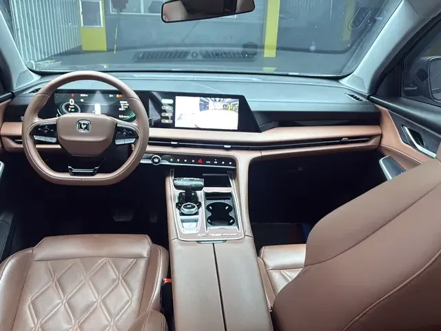 Changan CS75PLUS Changan CS75 PLUS 2023 The third generation 1.5T automatic premium model 2024 — thumbnail 5