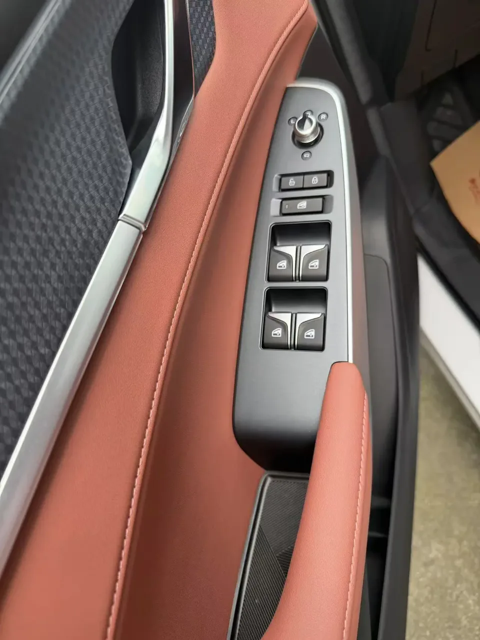 Changan CS75PLUS Third Generation Champion Edition 1.5T Automatic Power Leader 2025 — миниатюра 4