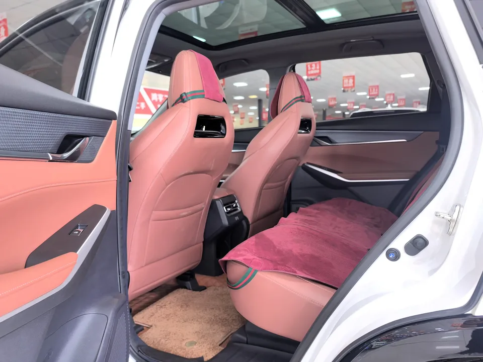 Changan CS75PLUS third generation 1.5T automatic premium model 2023 — миниатюра 3