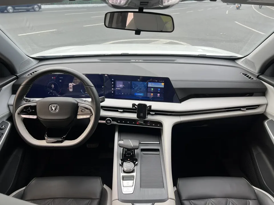 Changan CS75PLUS third generation champion version 1.5T automatic intelligent driving dynamic navigation model 2024 — миниатюра 3