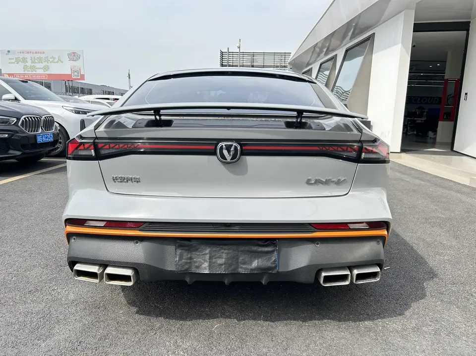 Changan UNI-V 1.5T Premium Sports Edition 2024 — миниатюра 2
