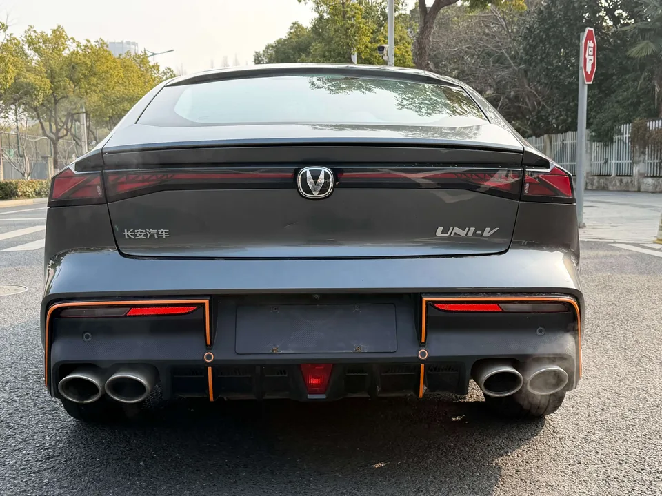 Changan UNI-V 1.5T Sports Edition 2022 — миниатюра 2