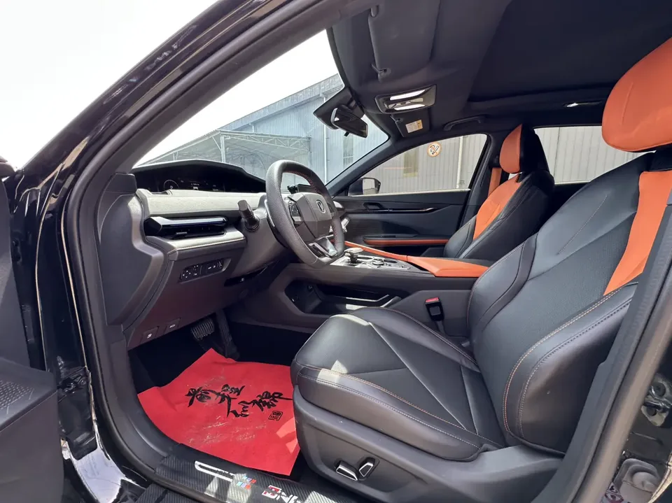 Changan UNI-V 1.5T Premium Edition 2022 — миниатюра 3